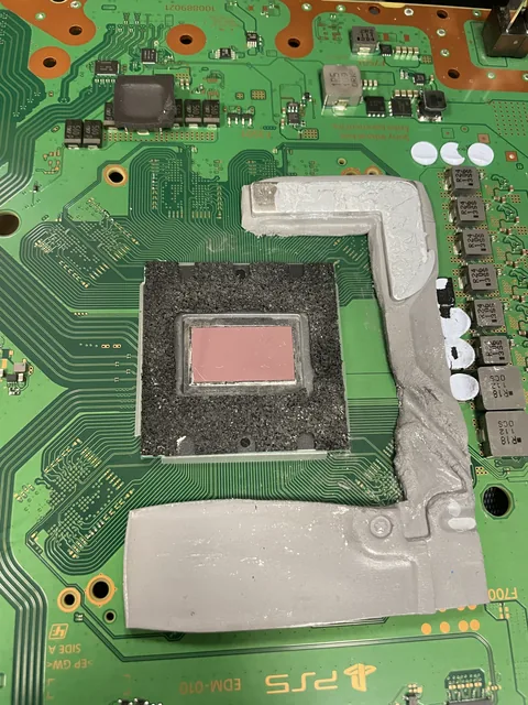 Console board with the processor and its thermal frame